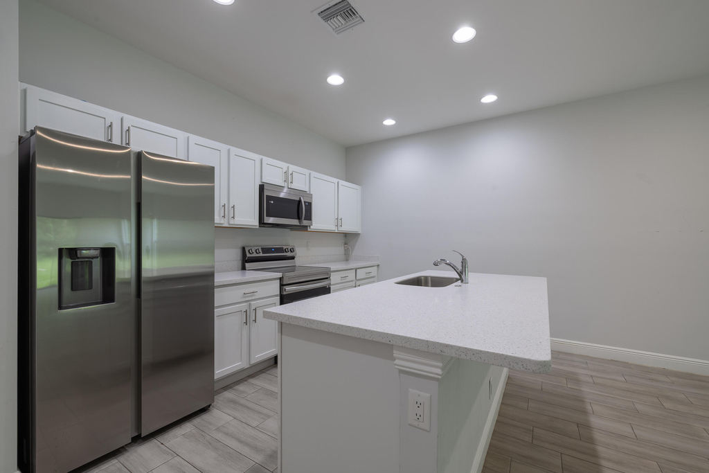 2240 84th Court - Photo 5