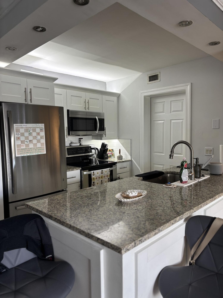 13771 Oneida Drive - Photo 3
