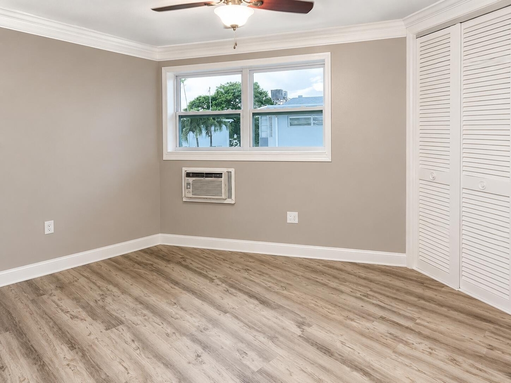 1723 Ne Miami Gardens Drive - Photo 3