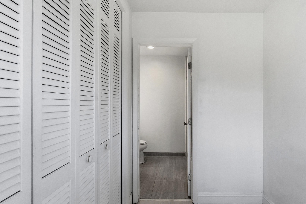 2910 Ne 40th Court - Photo 30