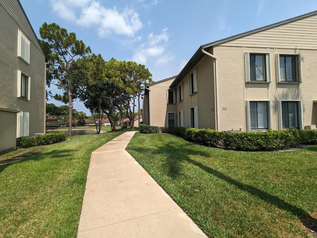 711 Sunny Pine Way - Photo 1