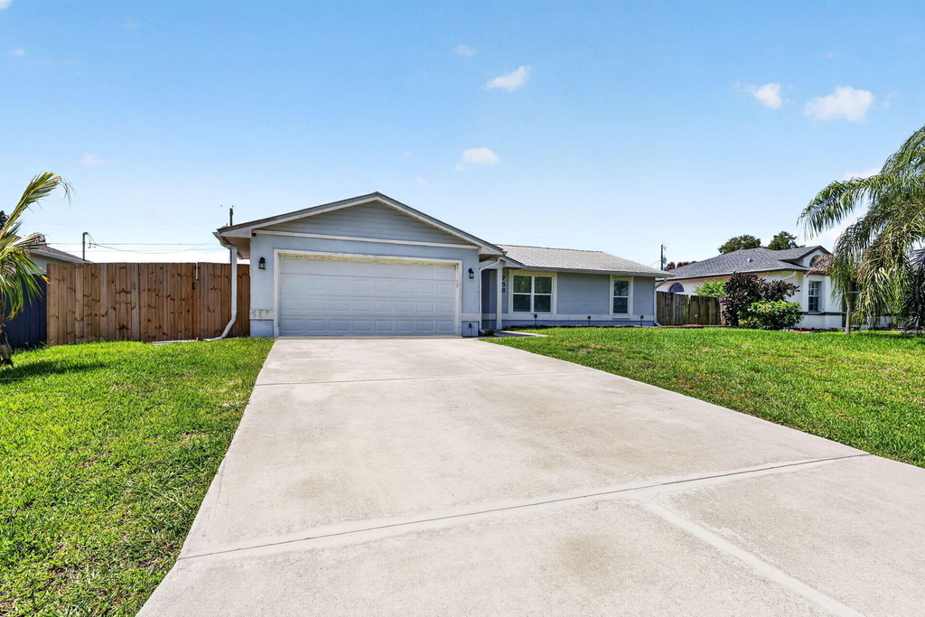 756 Sw Ancona Road - Photo 0