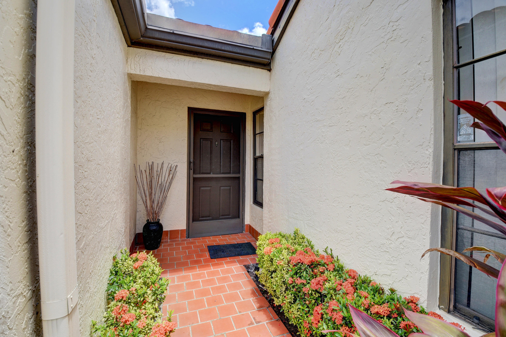 5895 Autumn Lake Lane - Photo 2