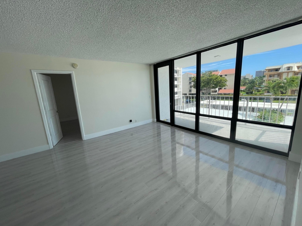 336 Golfview Road - Photo 2