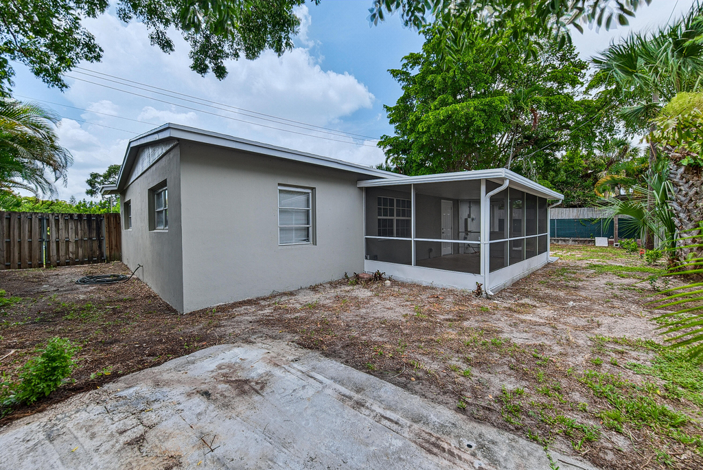 317 Sw 19th Street - Photo 0