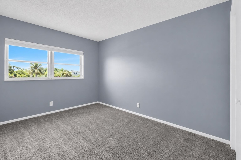 10000 Meridian Way N - Photo 7