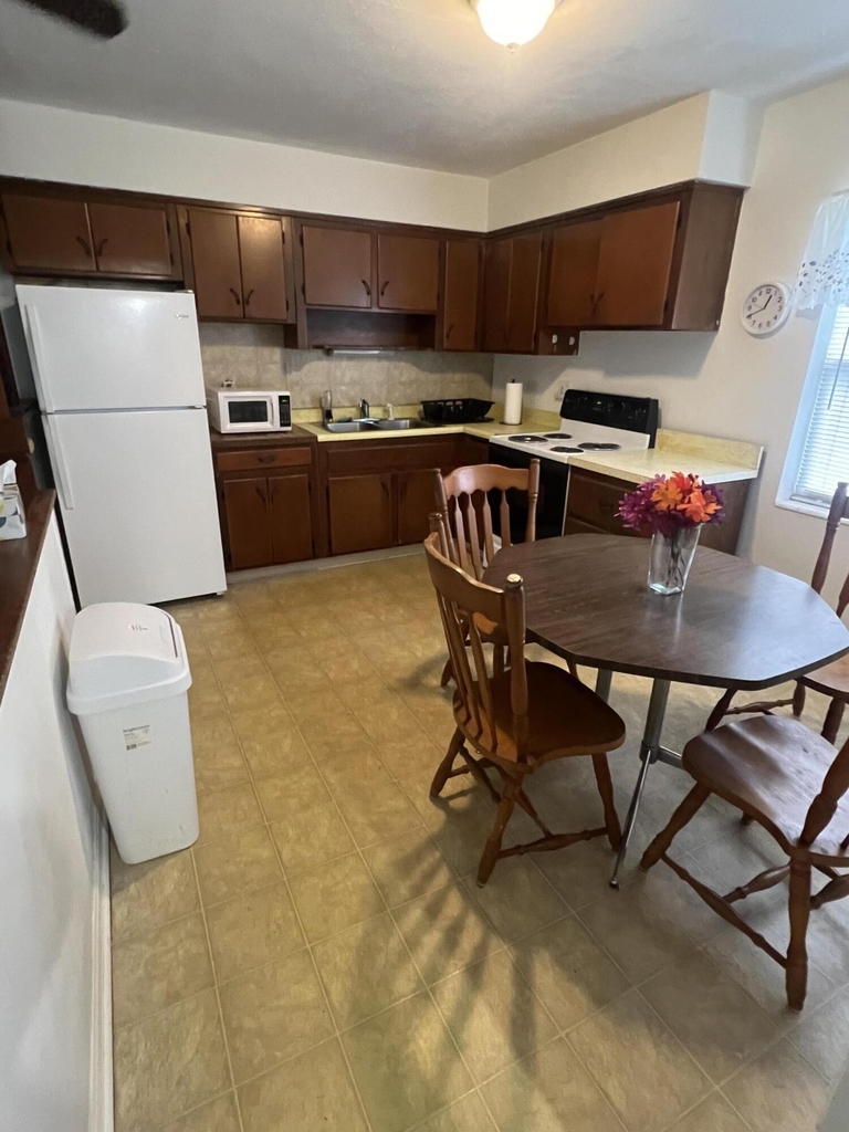 1622 Ne Maureen Court - Photo 5
