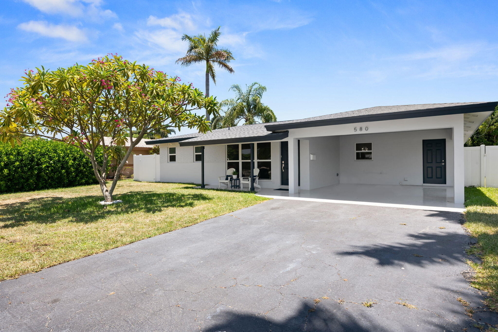 580 Se 5th Street - Photo 0