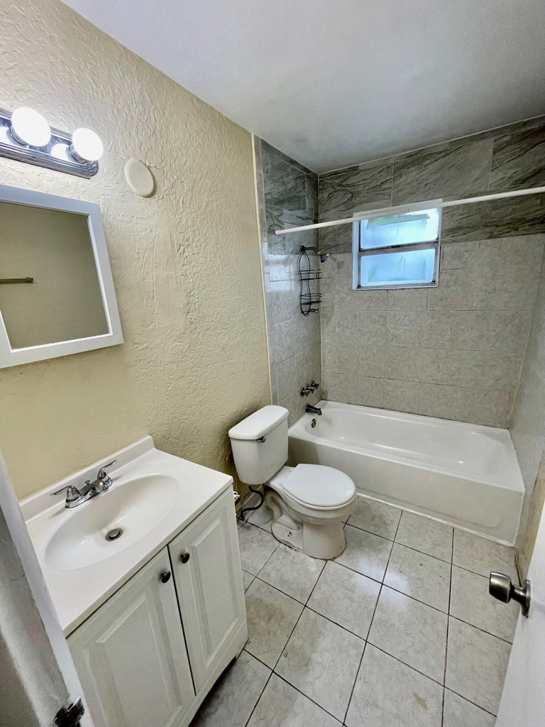 22 Nw 8th Avenue - Photo 6