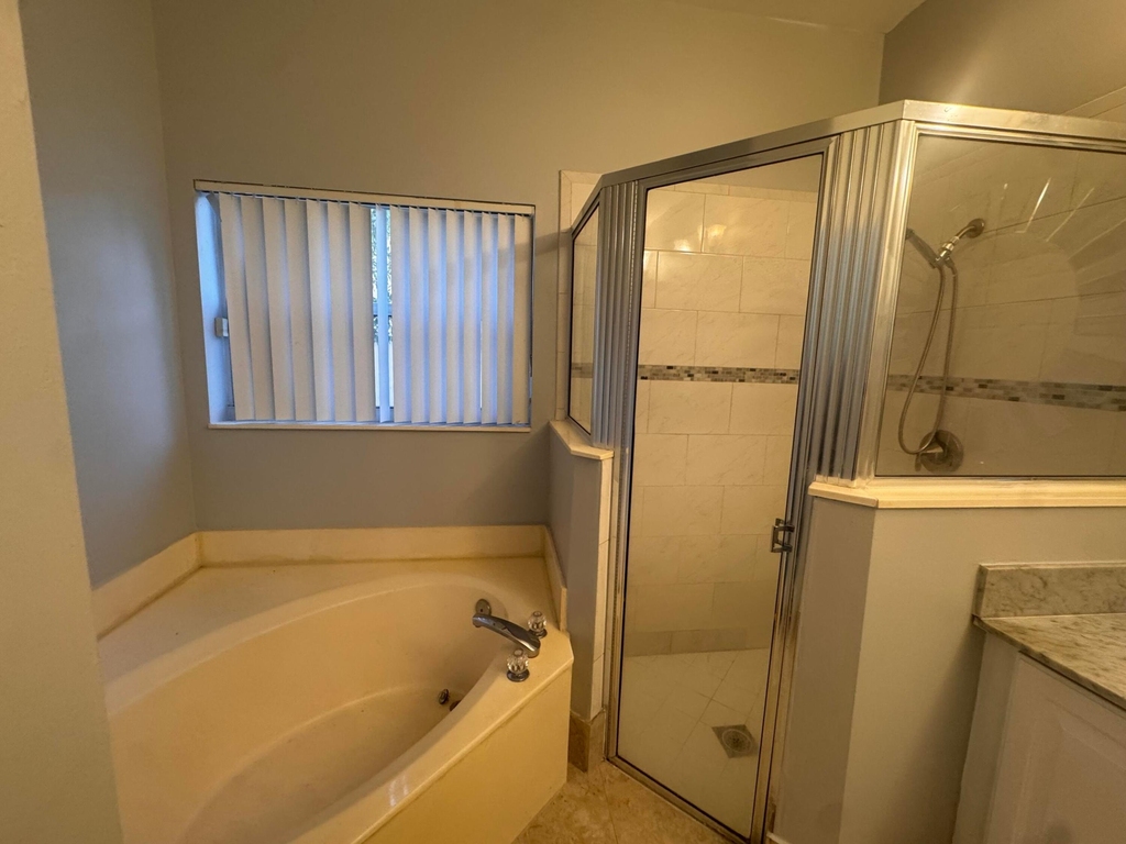 4044 Nw 62nd Court - Photo 8