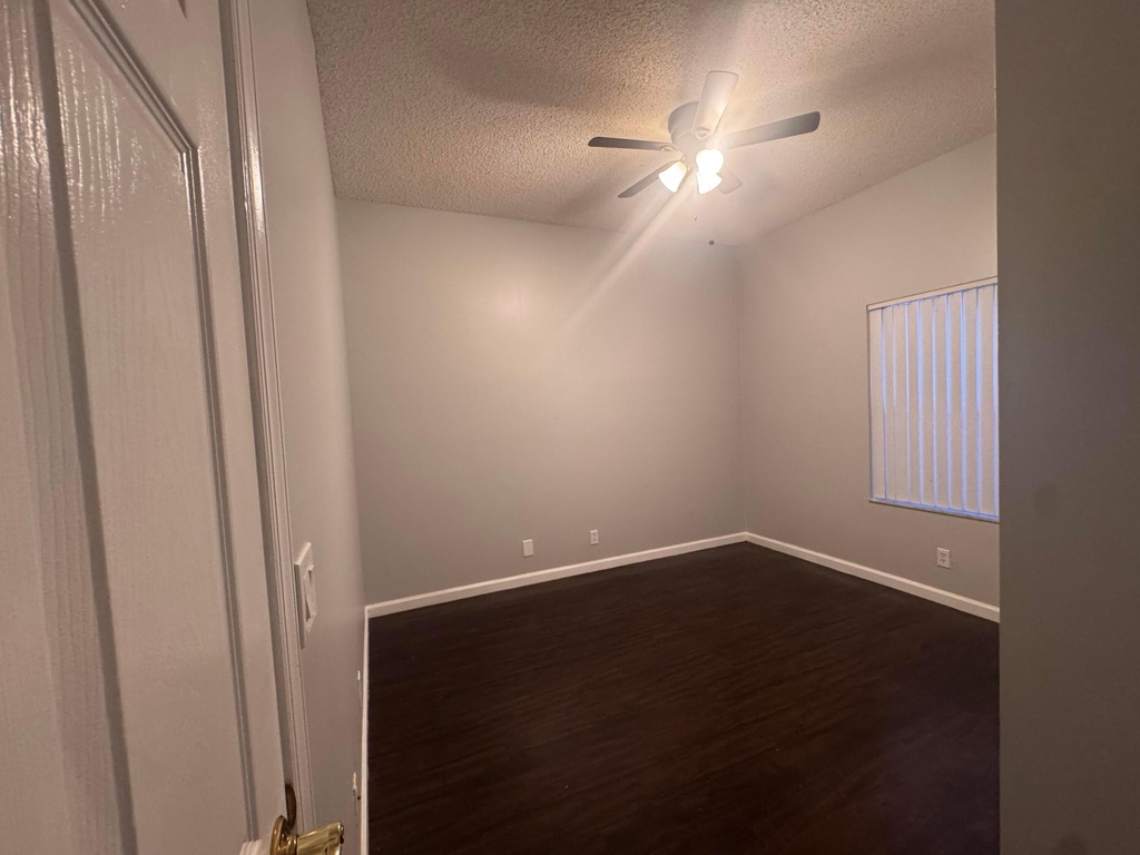 4044 Nw 62nd Court - Photo 11