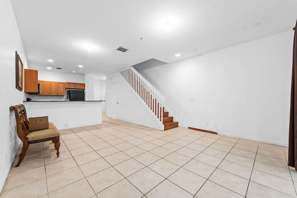1425 Nw 36th Way - Photo 2