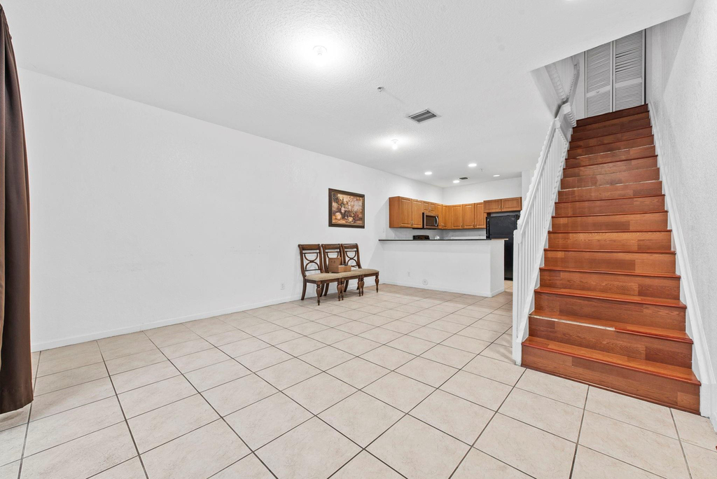 1425 Nw 36th Way - Photo 3