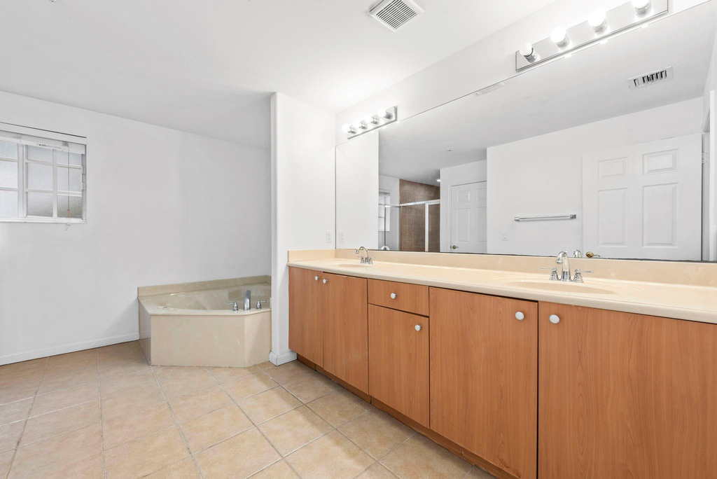 1425 Nw 36th Way - Photo 7