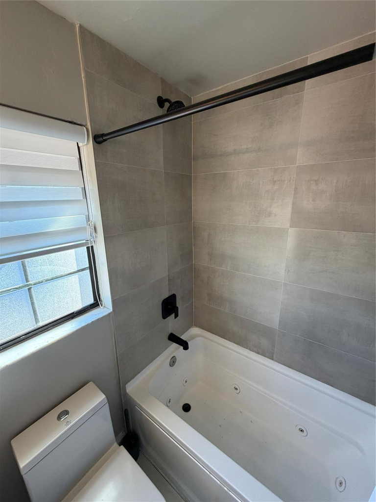 608 Ne 29th Drive - Photo 17