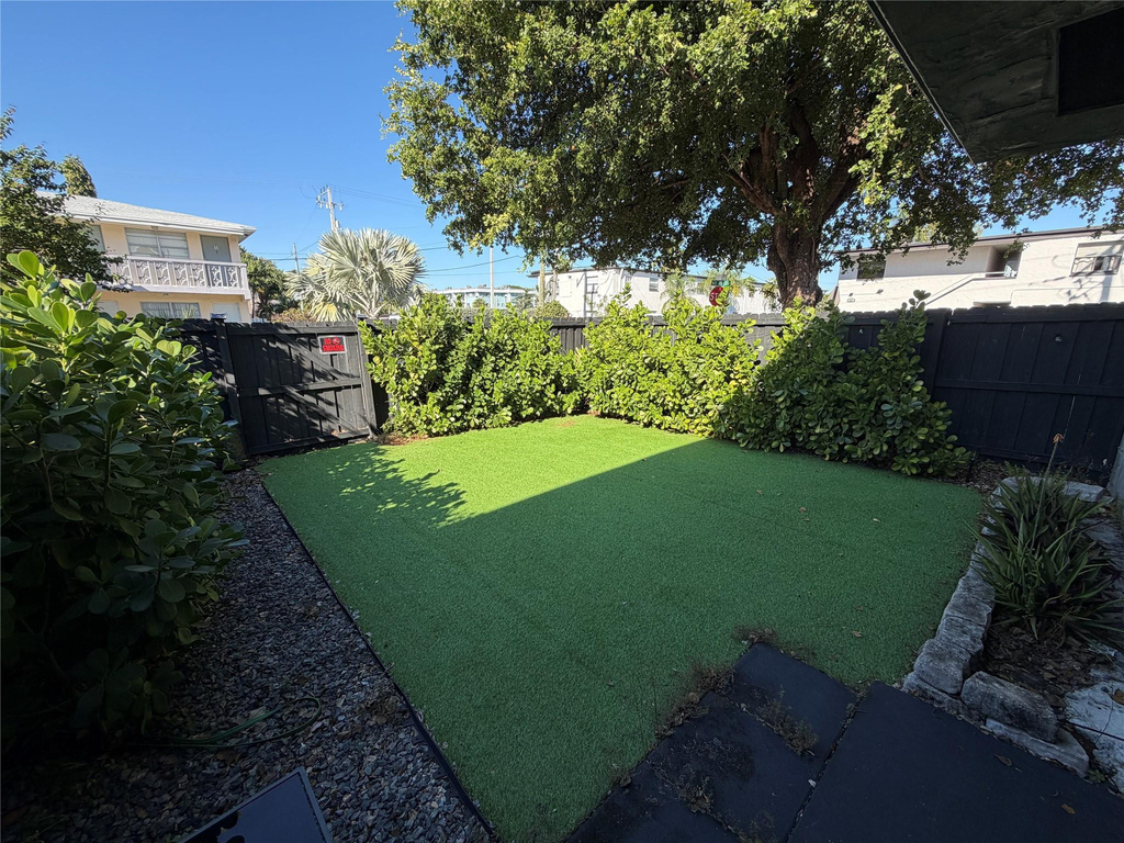 608 Ne 29th Drive - Photo 5