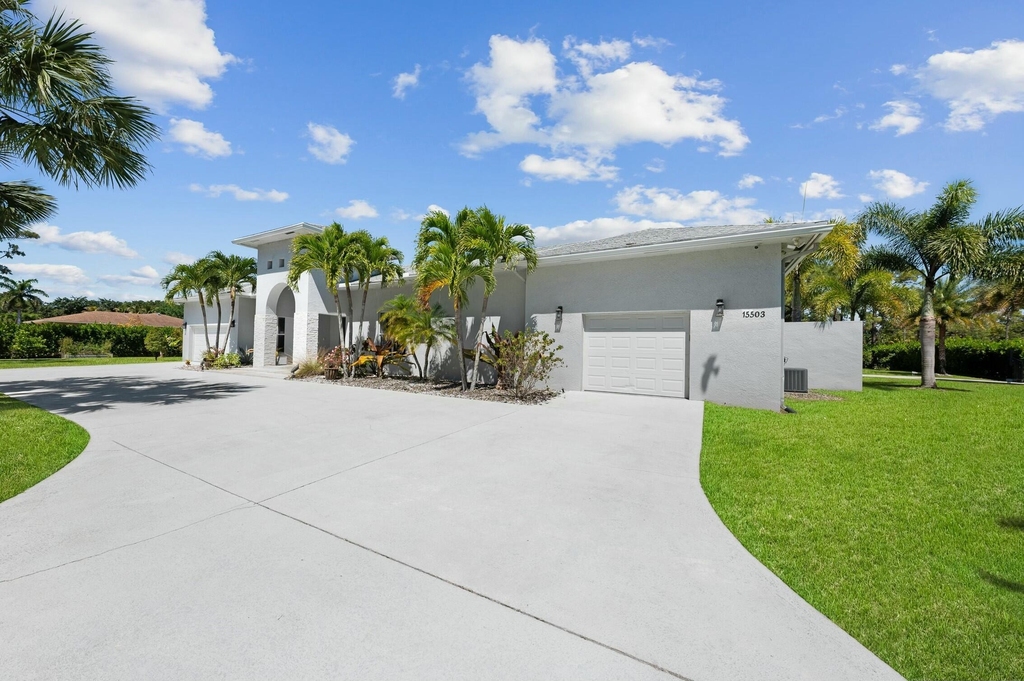 15503 Temple Boulevard - Photo 3