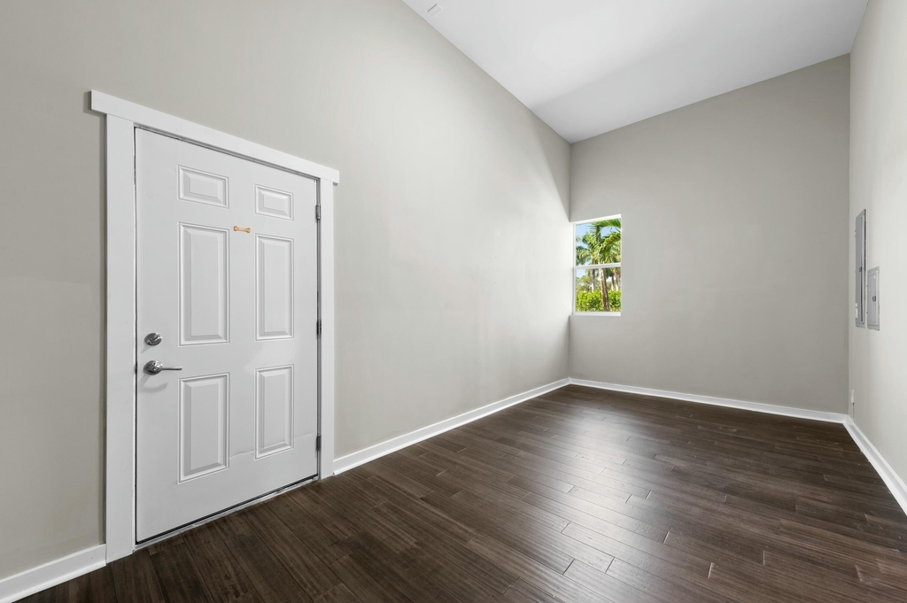 15503 Temple Boulevard - Photo 39