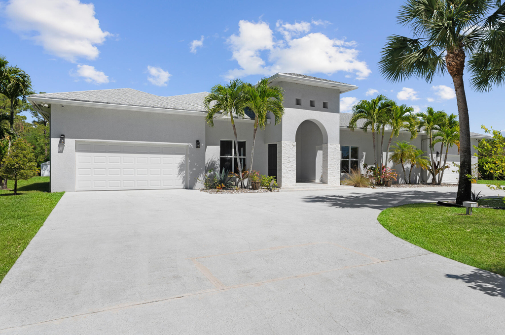 15503 Temple Boulevard - Photo 0