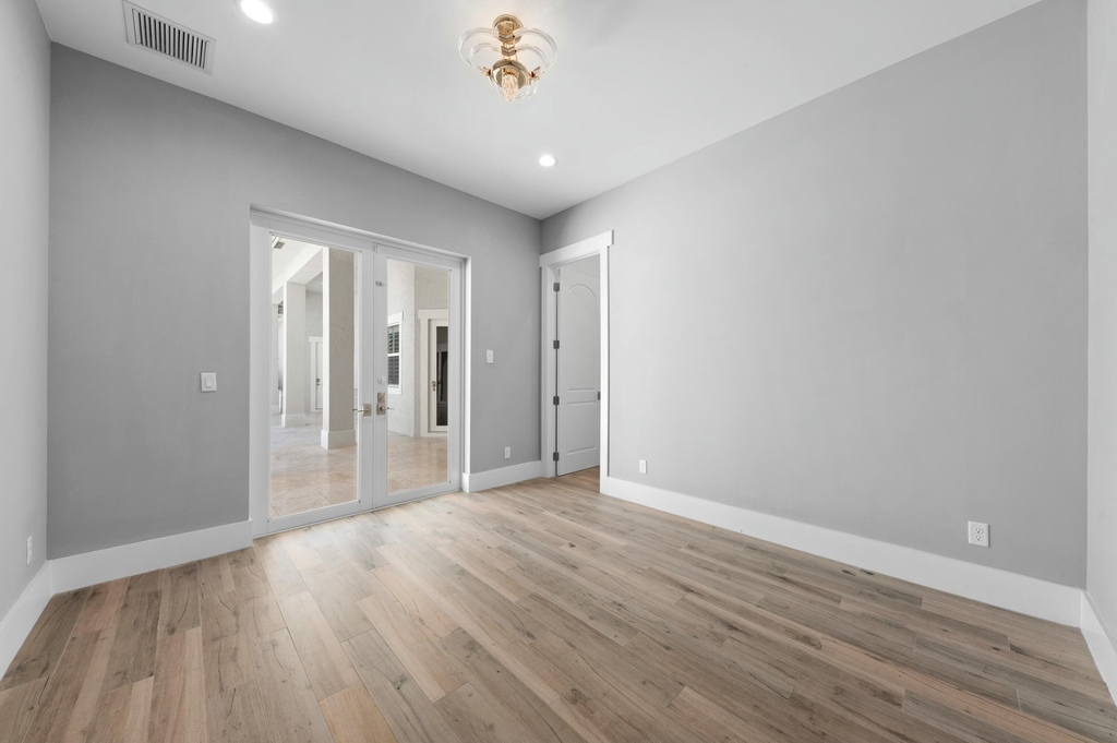 15503 Temple Boulevard - Photo 35
