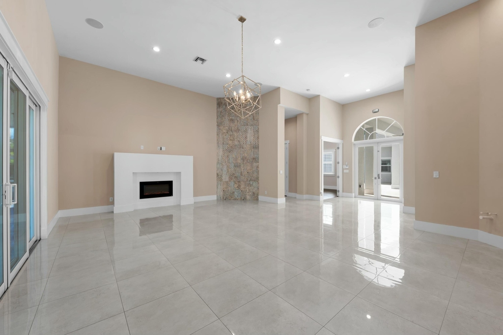 15503 Temple Boulevard - Photo 10