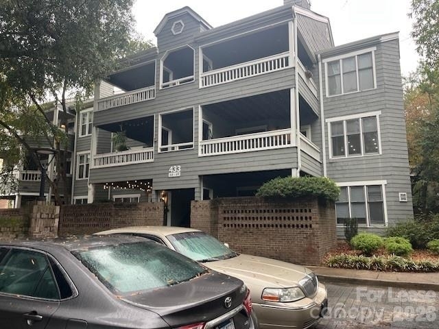 433 W 8th Street - Photo 1