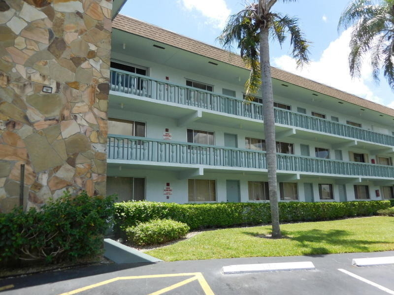 2000 Springdale Boulevard - Photo 0