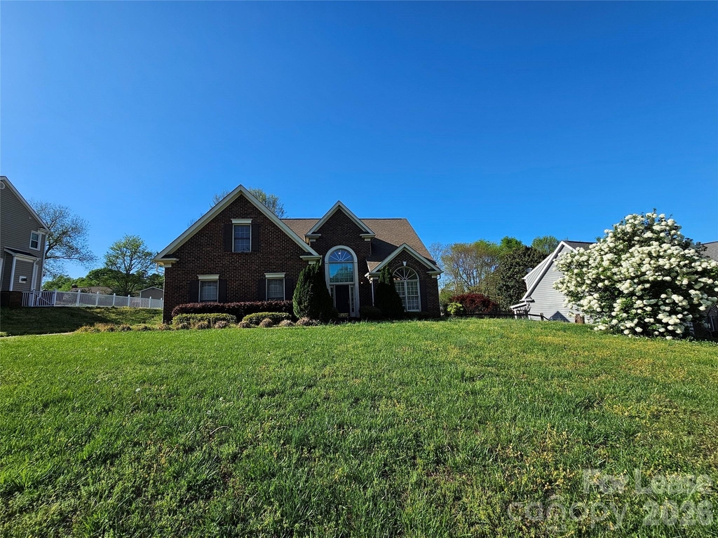 151 Woodfern Place - Photo 0