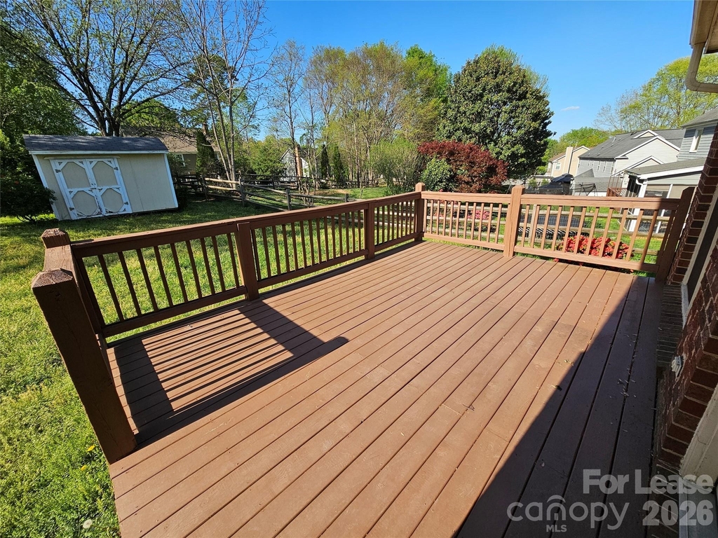 151 Woodfern Place - Photo 33
