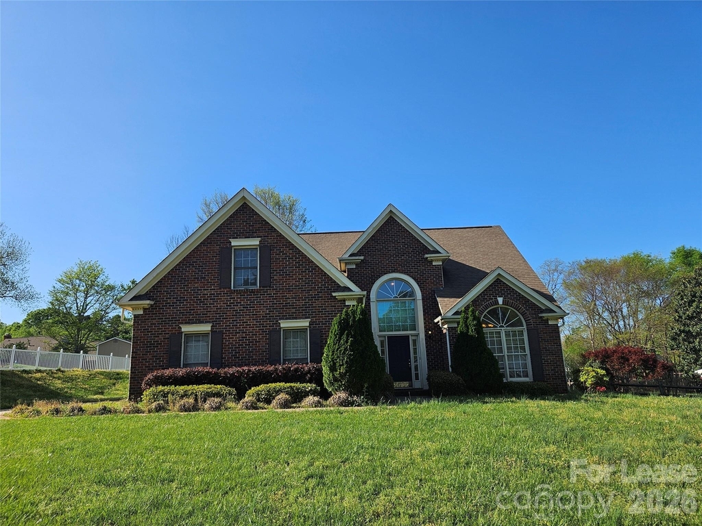 151 Woodfern Place - Photo 1