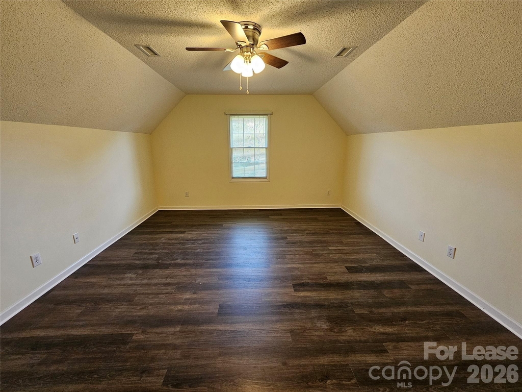 151 Woodfern Place - Photo 26