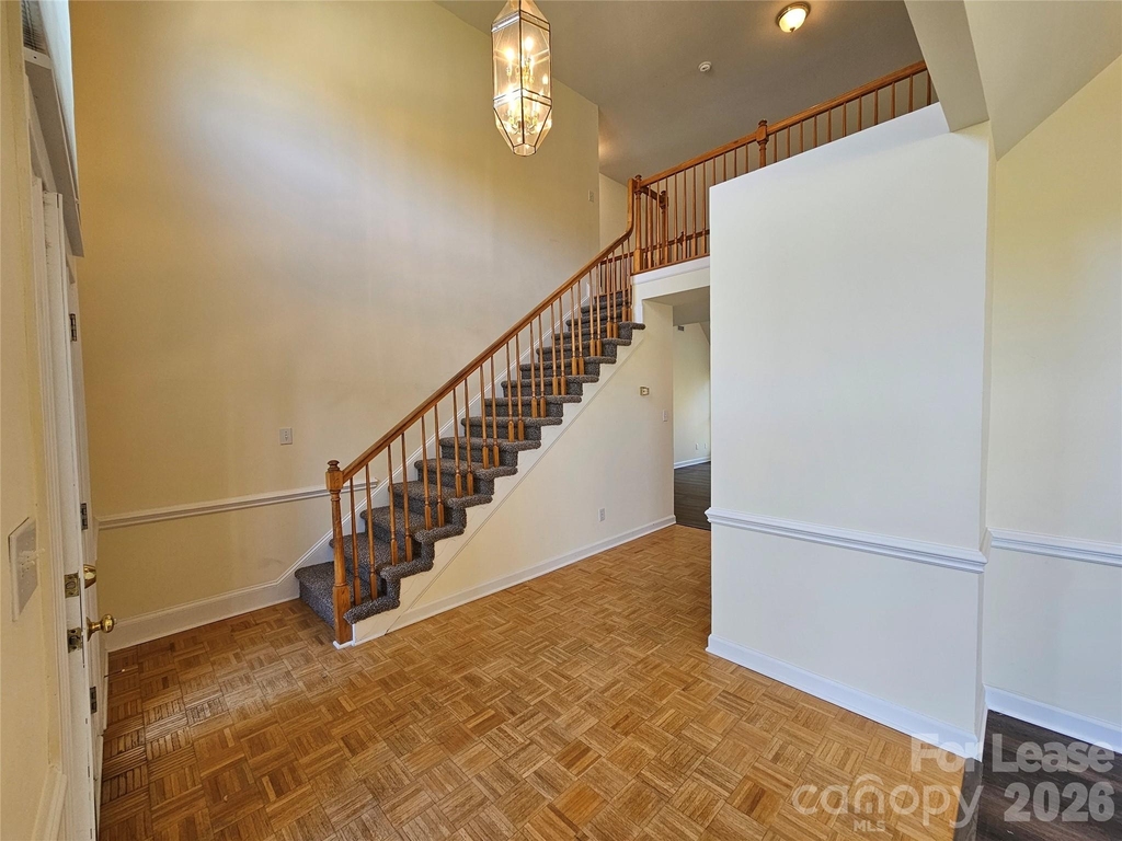 151 Woodfern Place - Photo 9