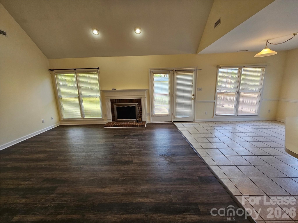 151 Woodfern Place - Photo 8