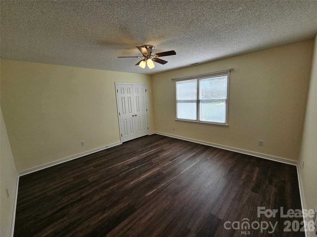 151 Woodfern Place - Photo 23