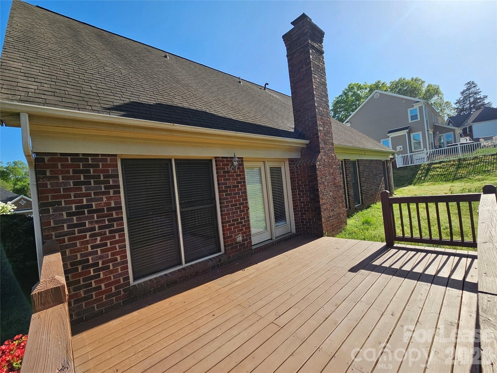 151 Woodfern Place - Photo 31