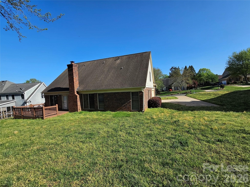 151 Woodfern Place - Photo 36