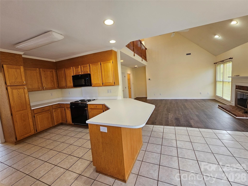 151 Woodfern Place - Photo 10