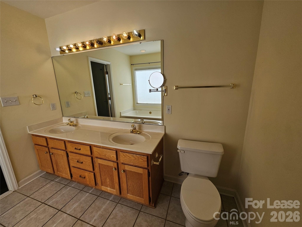 151 Woodfern Place - Photo 16