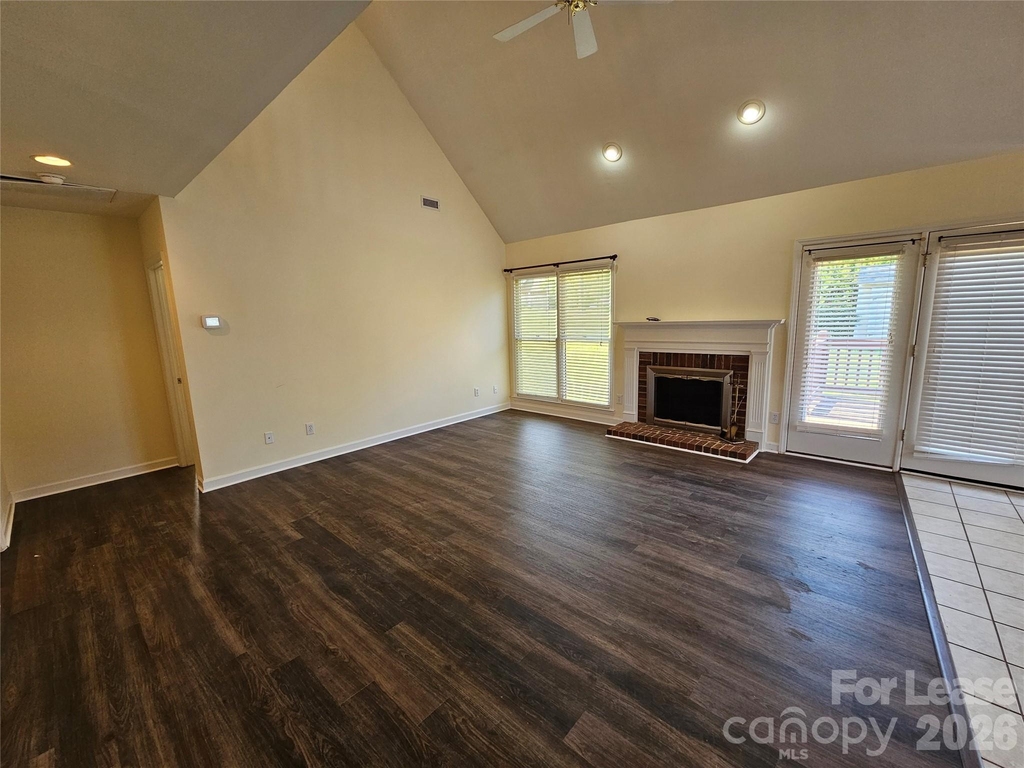 151 Woodfern Place - Photo 4