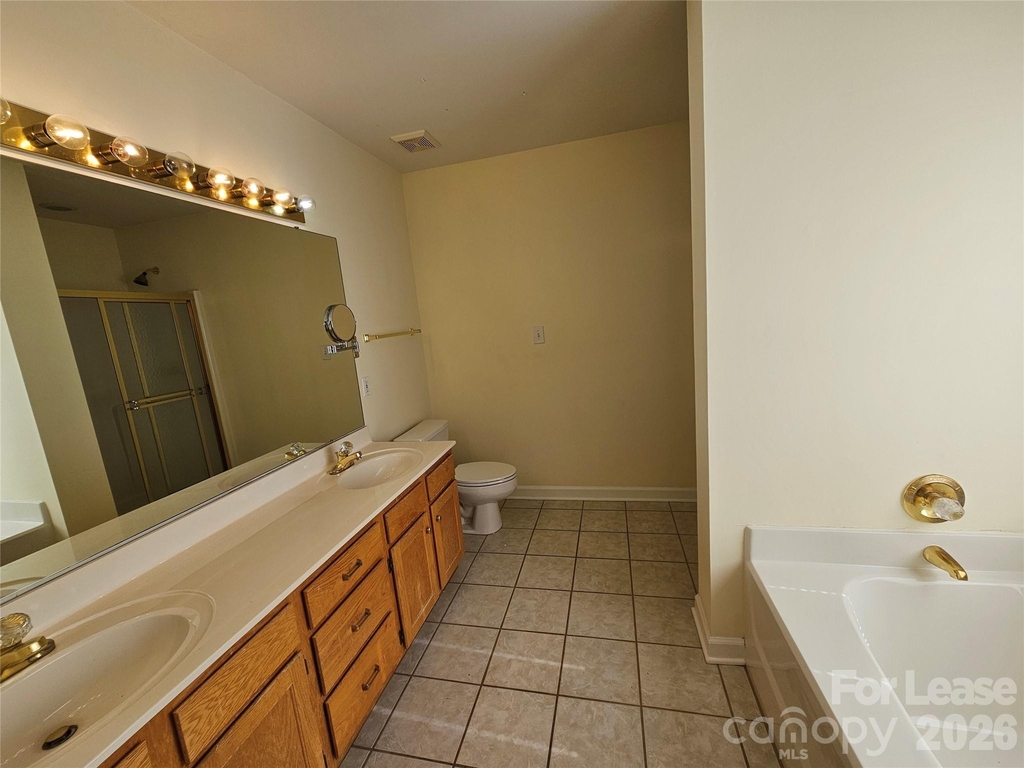151 Woodfern Place - Photo 15