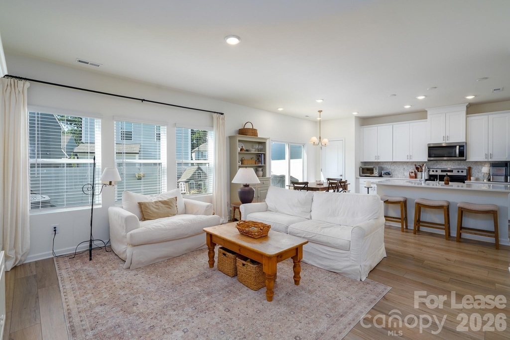 321 Fairchild Way - Photo 1