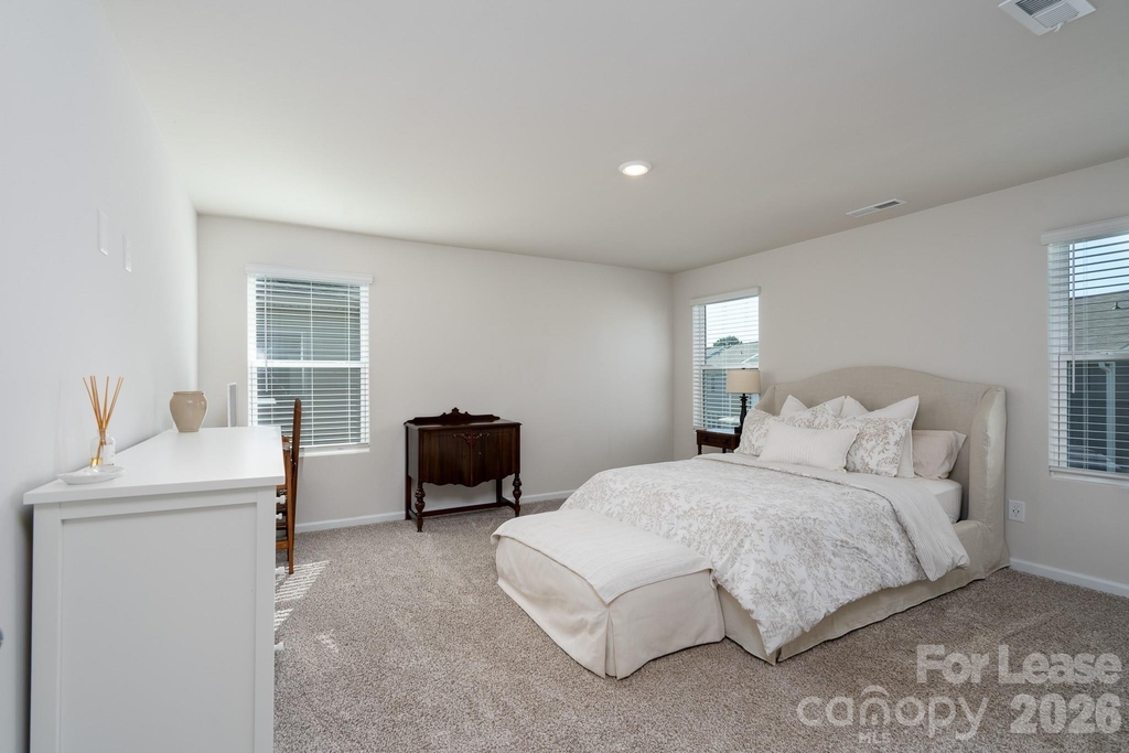 321 Fairchild Way - Photo 7