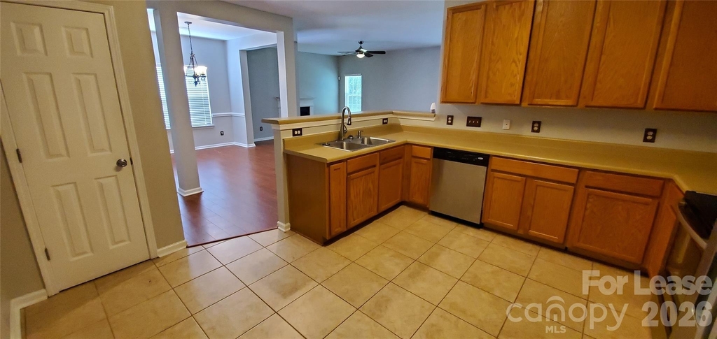 1619 Doverhill Place Place - Photo 4