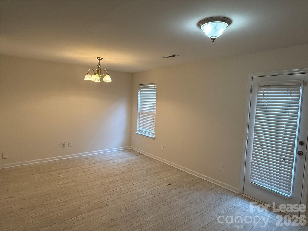 4820 Lynn Lee Circle - Photo 4