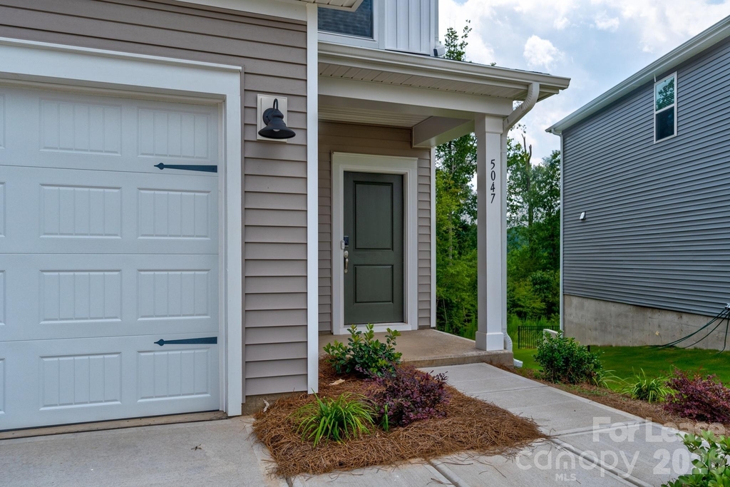 5047 Poplin Valley - Photo 2