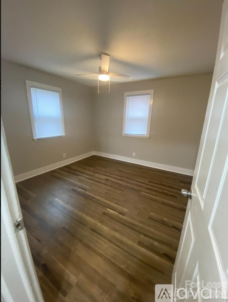 3128/3130 Ridge Avenue - Photo 10