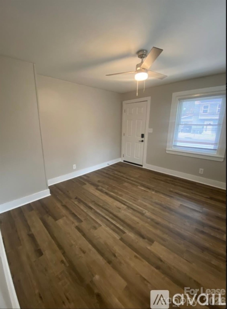 3128/3130 Ridge Avenue - Photo 5