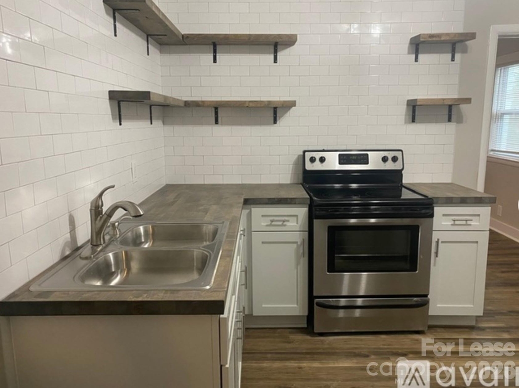 3128/3130 Ridge Avenue - Photo 3