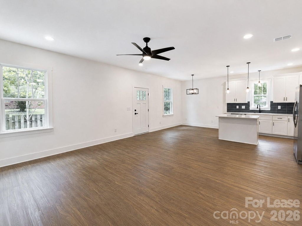 216 E Phifer Street - Photo 2