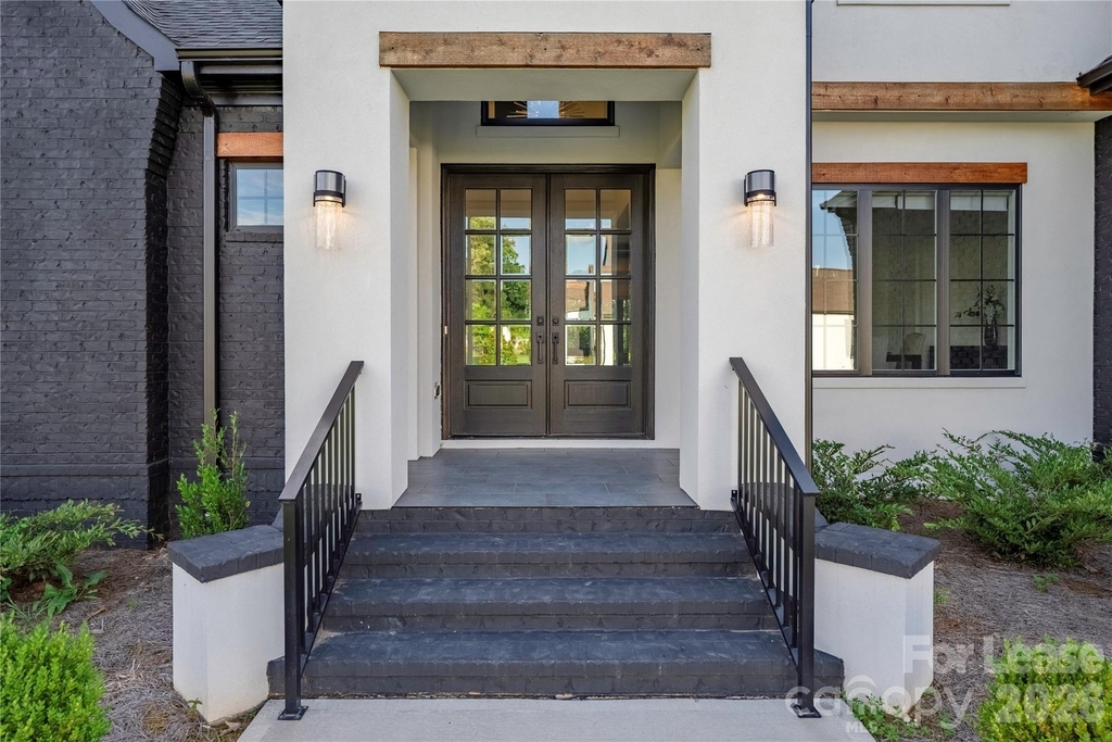 10119 Laurier Lane - Photo 3